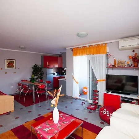 Two-bedroom In Iv Апартаменты